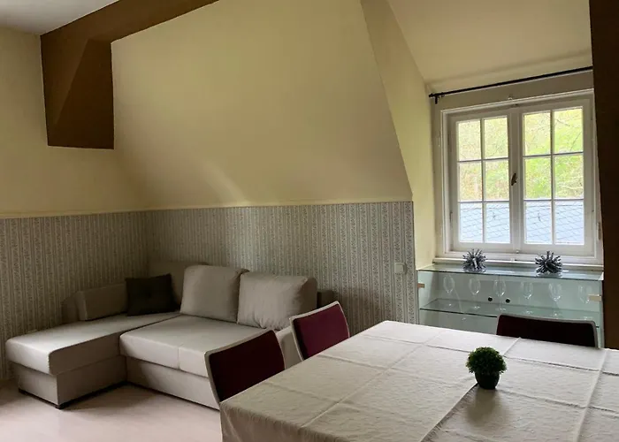 Landsitz Kammerburg * لورش ام راين